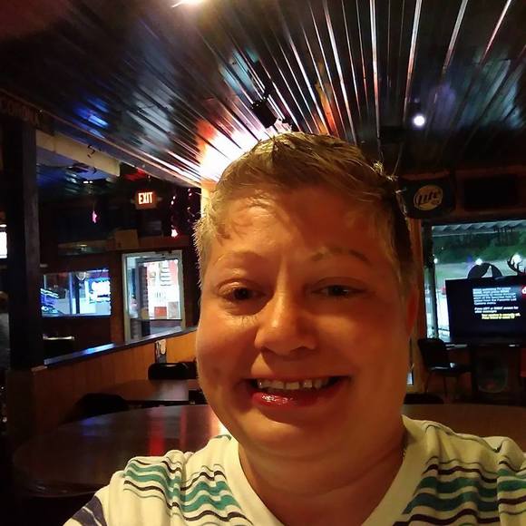 Meet your Posher, Christina - Picture 1 of 1