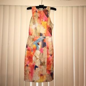 Cute, fitted multi-colored summer dress size 4/6