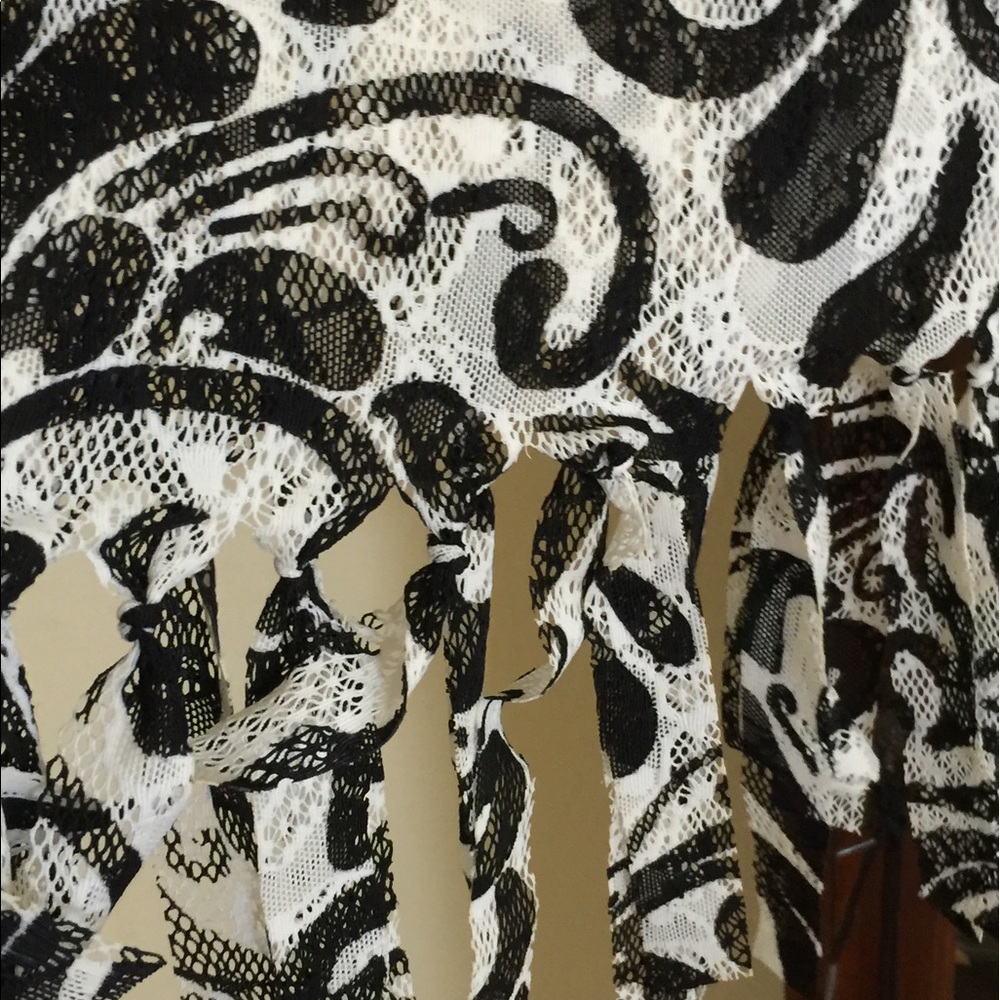 Chico's Travelers Collection Top/Black & White