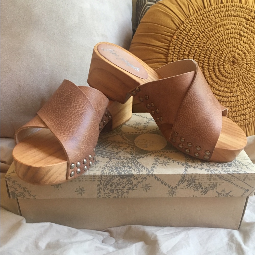SOLD new free people clogs