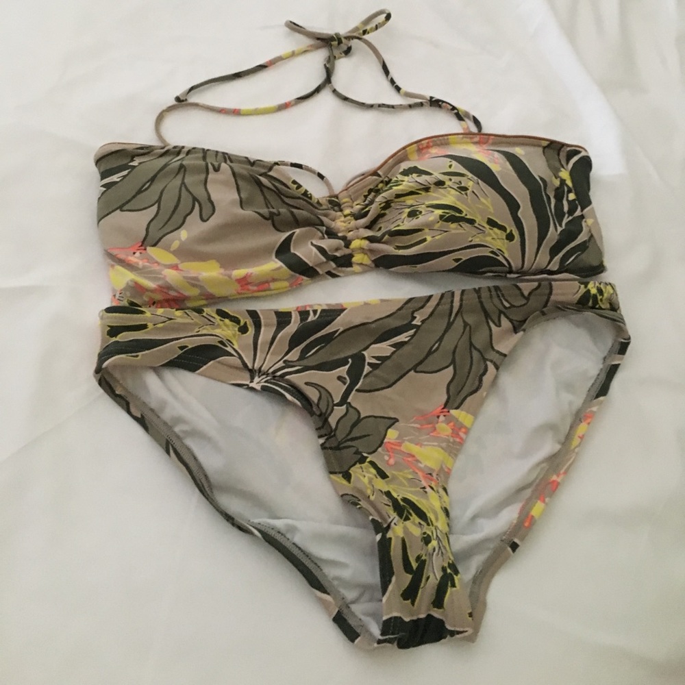 Vince Camuto Never Worn