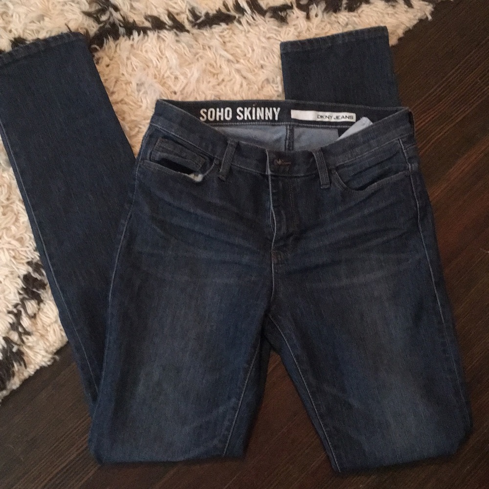 🎊 DKNY Skinny Jeans