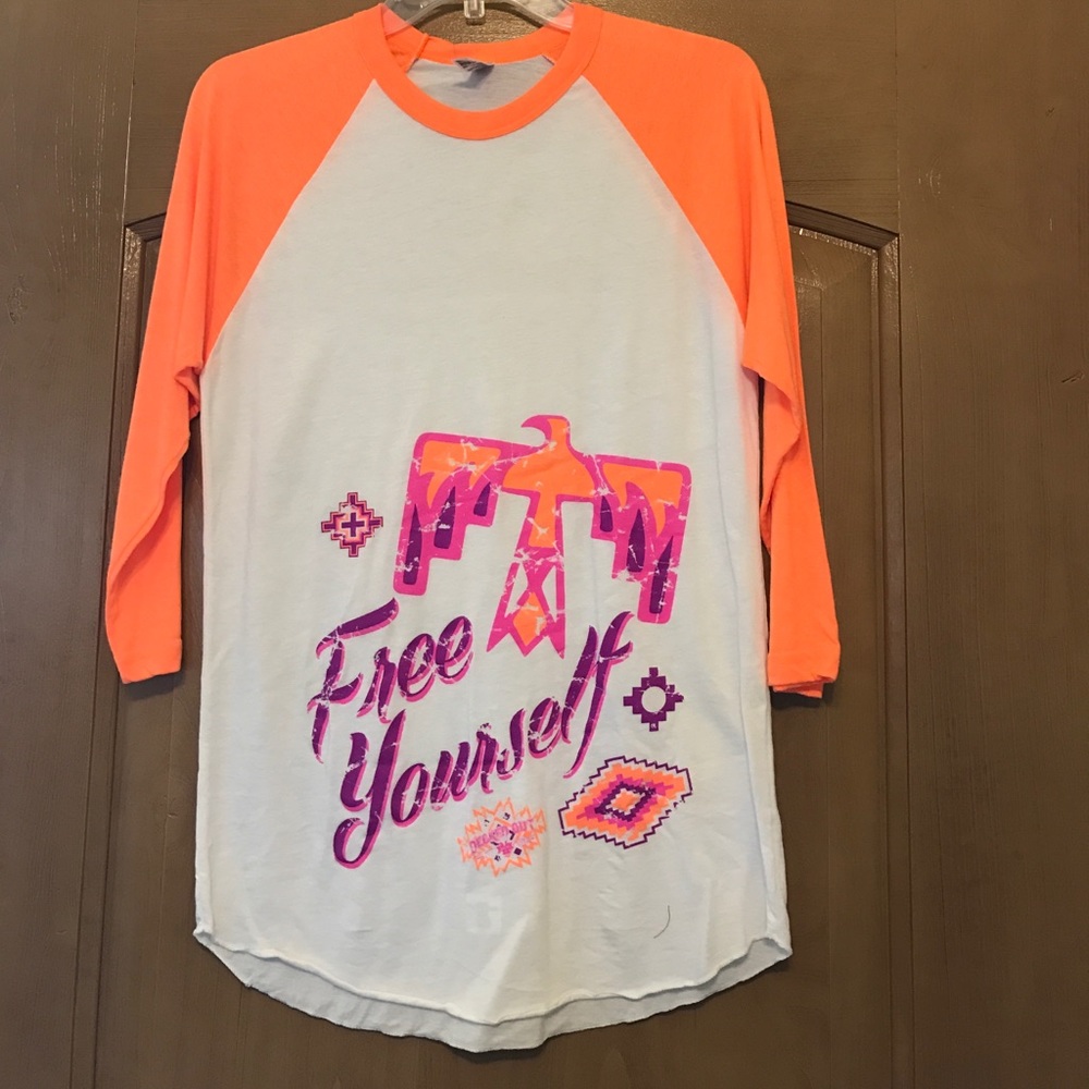 Raglan T