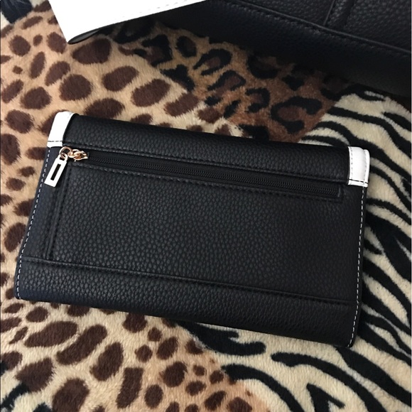 G by Guess Purse Set (Purse/Wallet) - Picture 5 of 7