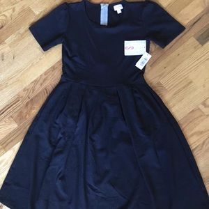 🦄 LuLaRoe Solid Black Amelia - Small NWT