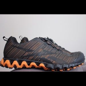 REEBOK ZIGTECH ZIGNANO SNEAKERS (NEARLY NEW)