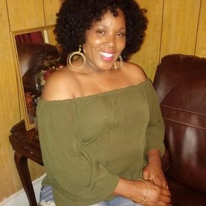 Meet your Posher, Deborah