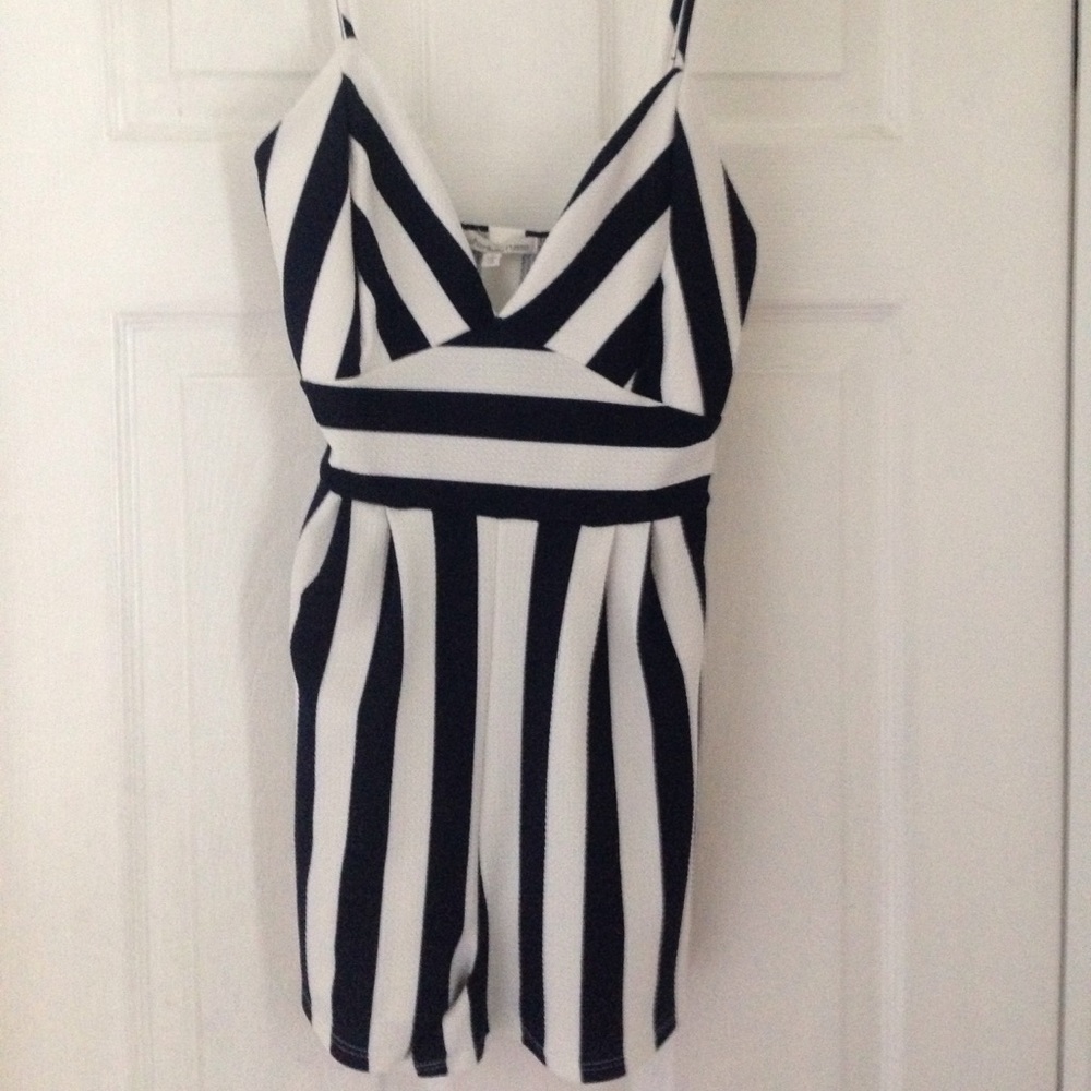 🔹Navy Blue and White Striped Romper
