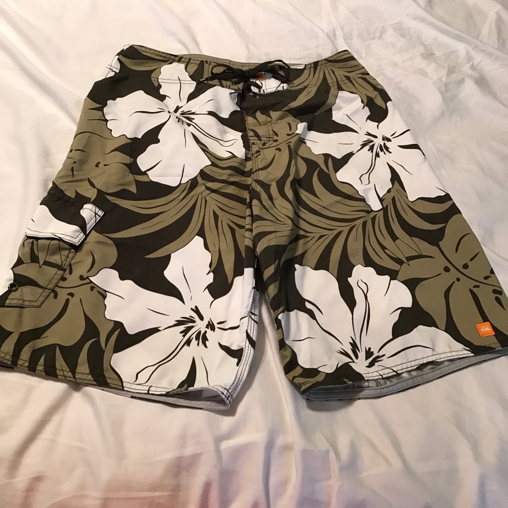 Men's Quicksilver boardshorts