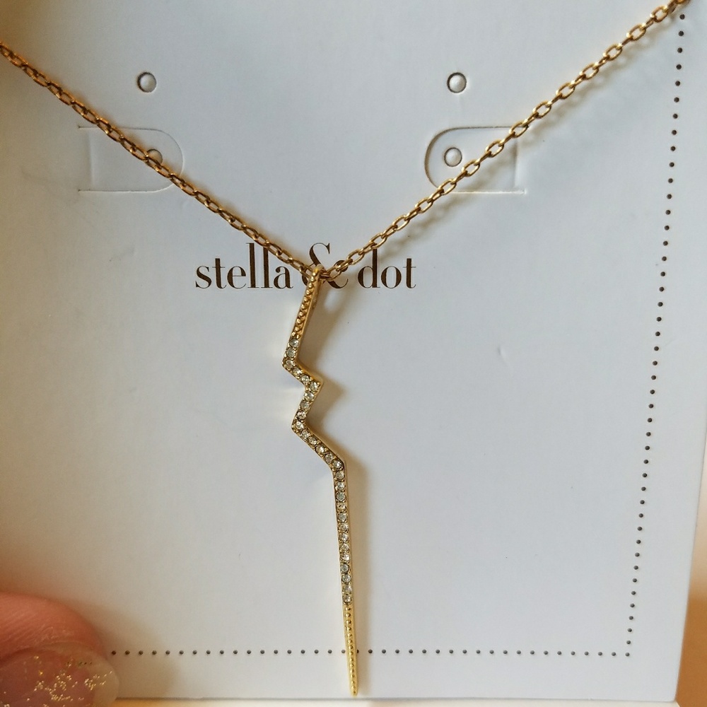 Stella and Dot Lightning pendant necklace