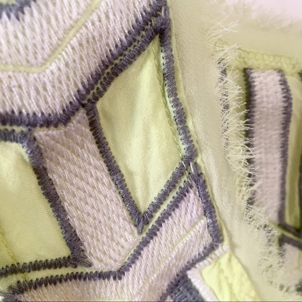 Embroidered Tank - Picture 4 of 5