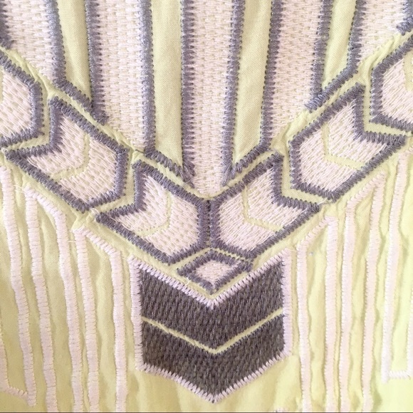 Embroidered Tank - Picture 3 of 5