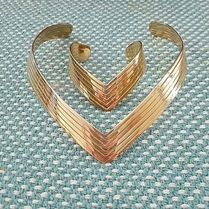 Vintage & retro cuff necklace & bracelet combo