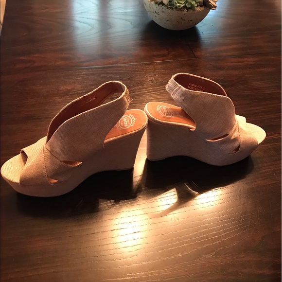 Jeffery Campbell Ibiza linen wedges. NEVER WORN! - Picture 5 of 8