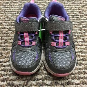 Danskin toddler size 7 tennis shoes