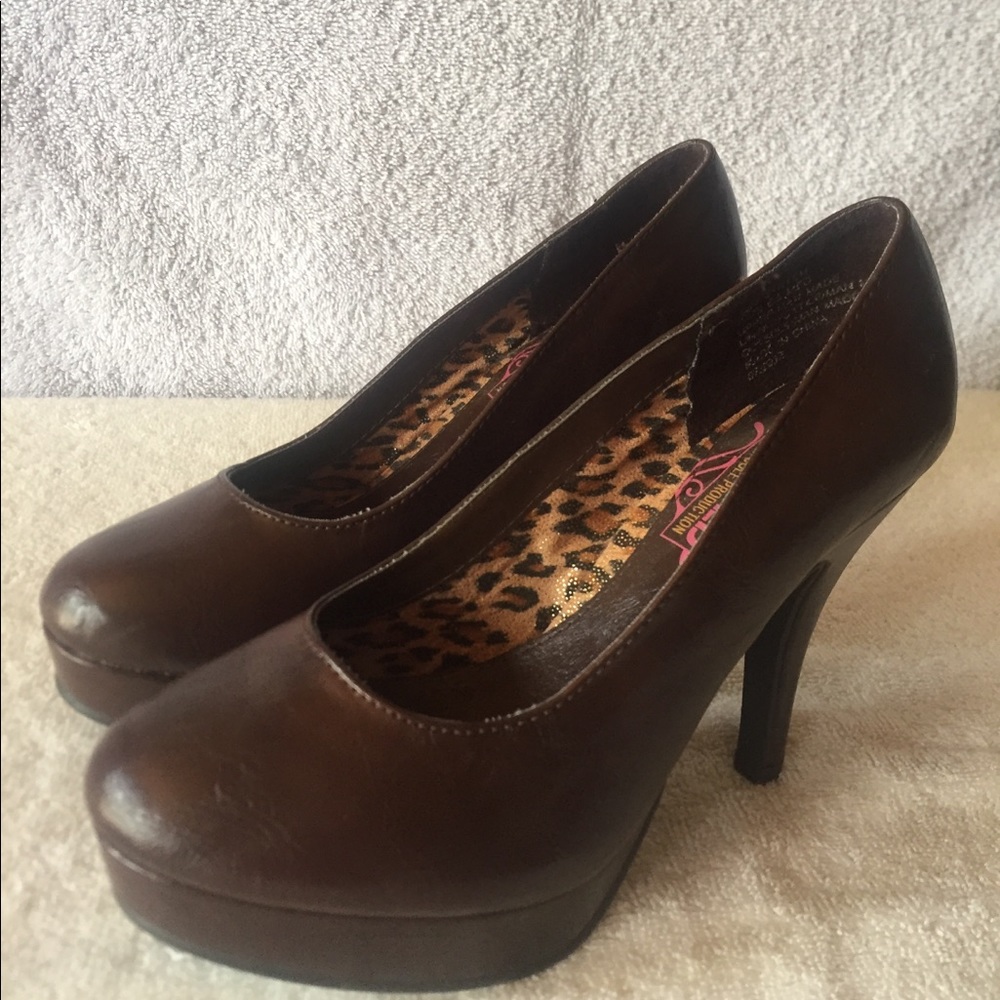 Unlisted Women's File System Platform Pump shoes