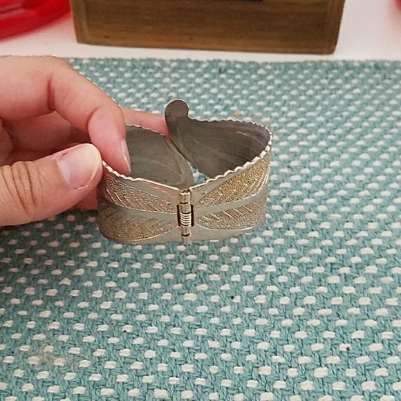 Vintage hinged cuff - Picture 3 of 5