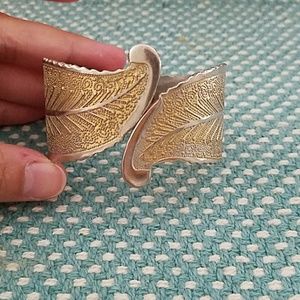 Vintage hinged cuff