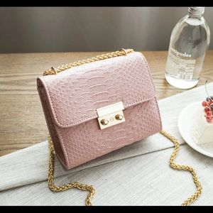 Crocodile pattern crossbody bag