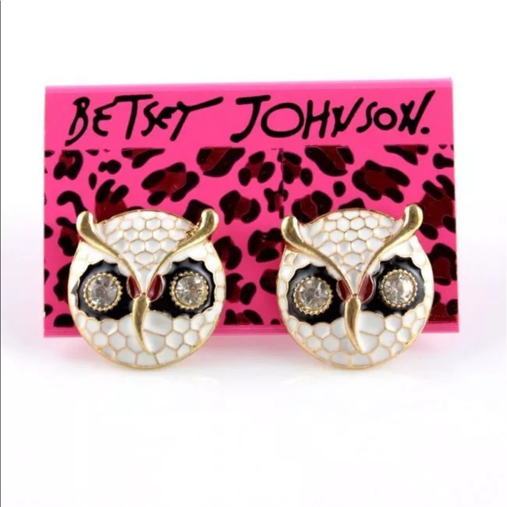 🦉BETSEY JOHNSON SNOWY WHITE OWL "BUBO" EARRING!👀