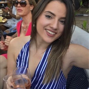 Meet your Posher, Ana