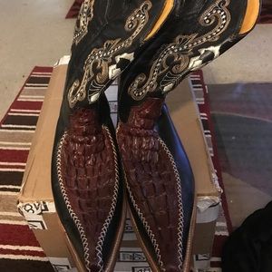 Men's Leather Black and Brown Tan Cowboy Boots.