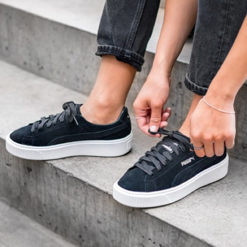 Puma Suede Platform Sneakers in Black, sz 7.5