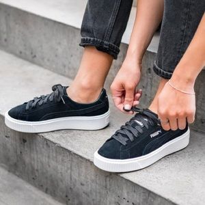 Puma Suede Platform Sneakers in Black, sz 7.5