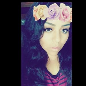 Meet your Posher, Claudia