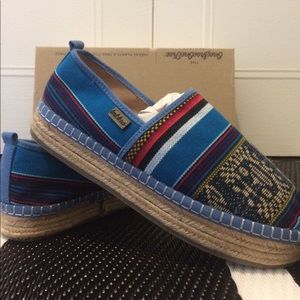 INKKAS - Platform Slip-Ons. Size 8