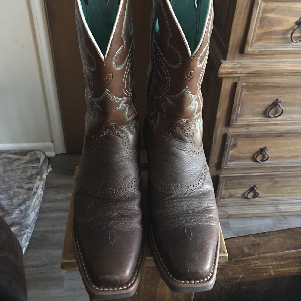 Ariat 9.5b Ladies boots - Picture 2 of 6