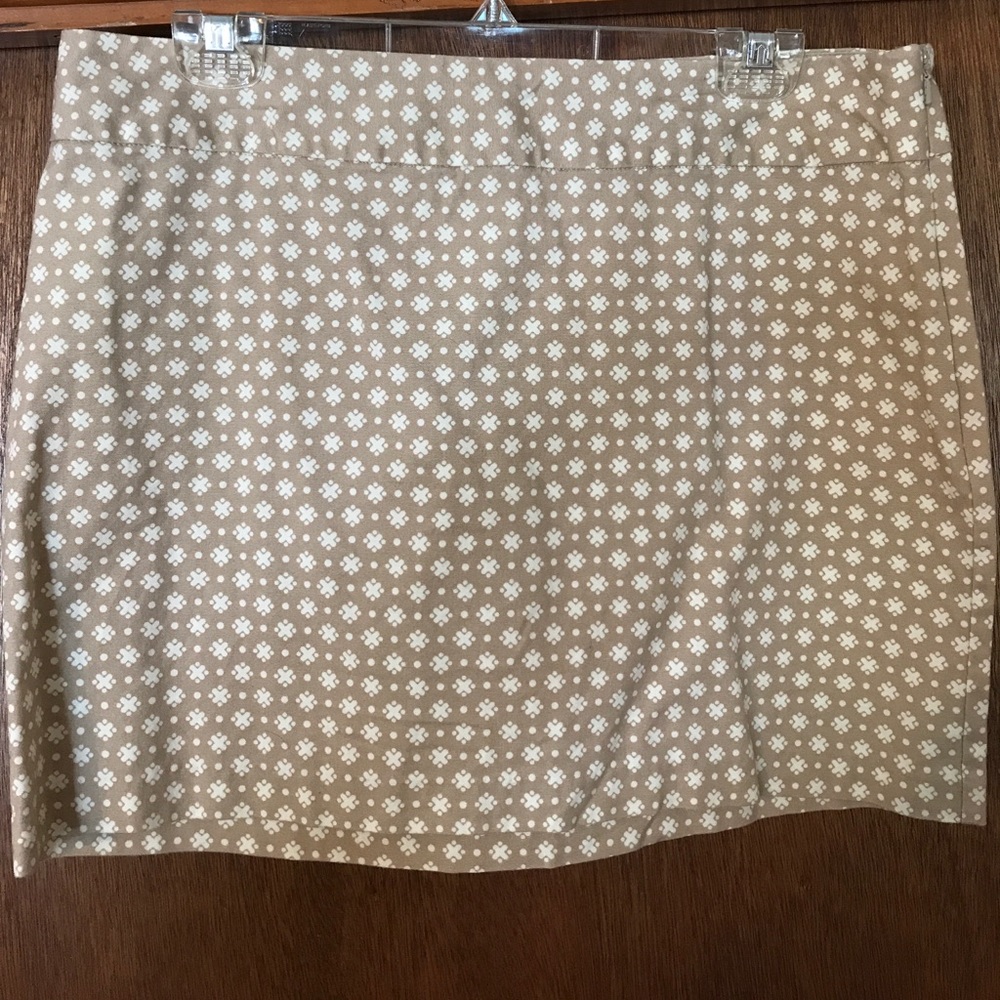 Old Navy khaki mini skirt