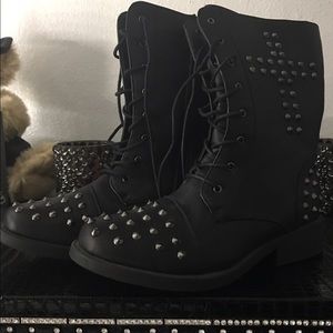 BRAND NEW W/ TAGS TORRID STUDDED BOOTS SIZE 9