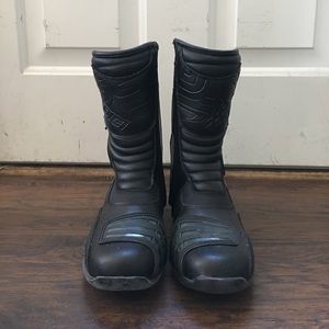 Sedici Modern Motorcycle Boots!