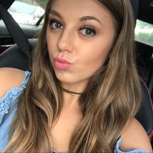 Meet your Posher, Amelia