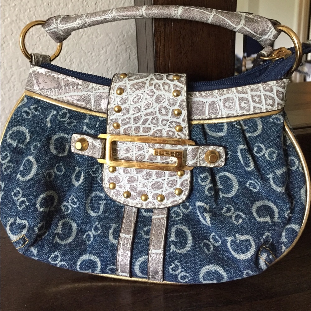 Guess clutch