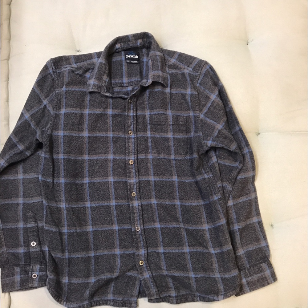 Button downs - Picture 2 of 6