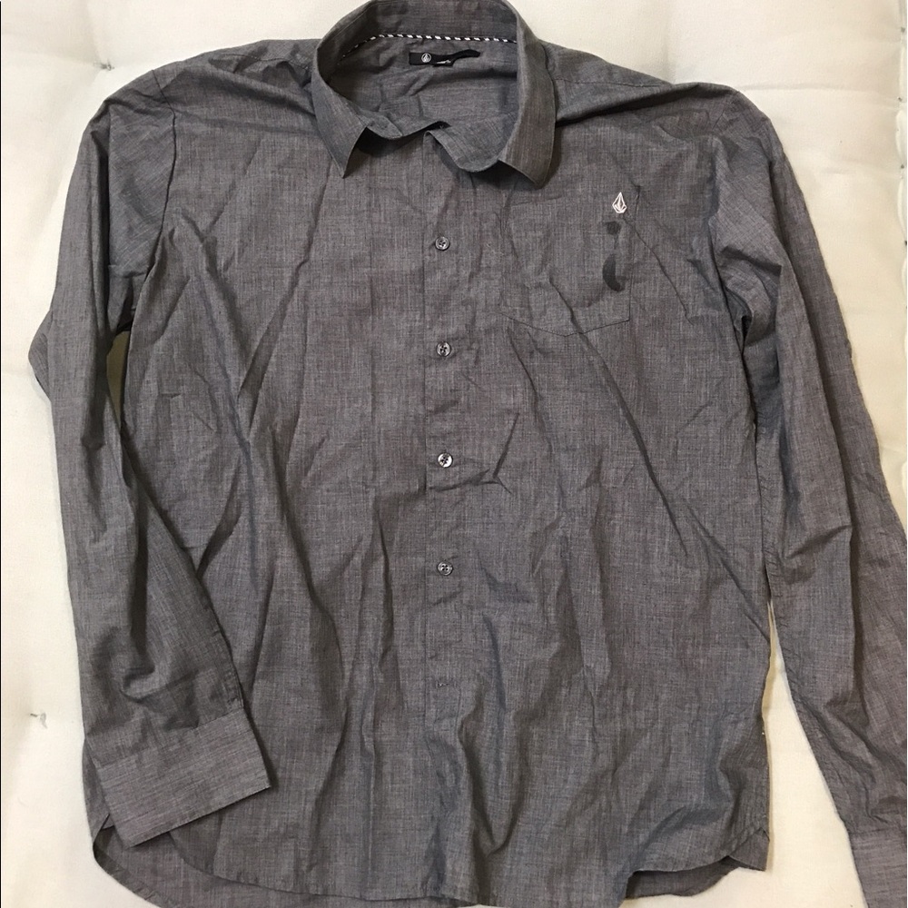 Button downs - Picture 3 of 6