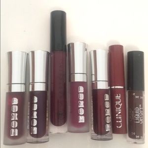 Lip glosses/lipsticks