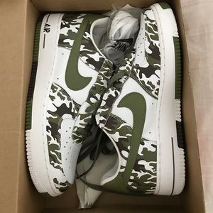 Nike Air Force 1