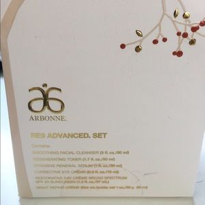 Arbonne RE9 Advances Set.