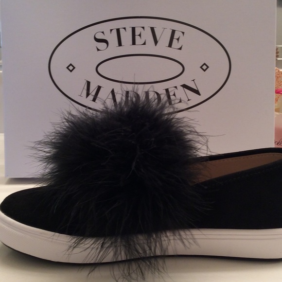 STEVE MADDEN “POM POM”, Tennis Shoe! 🤩 - Picture 3 of 3