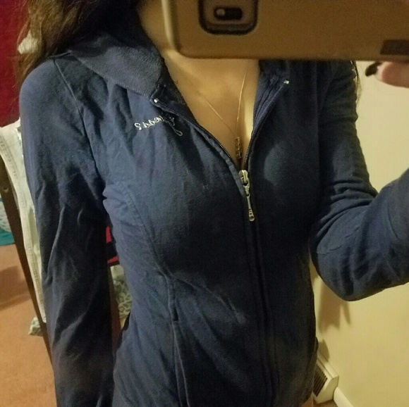 Guess sweatshirt - Picture 3 of 3