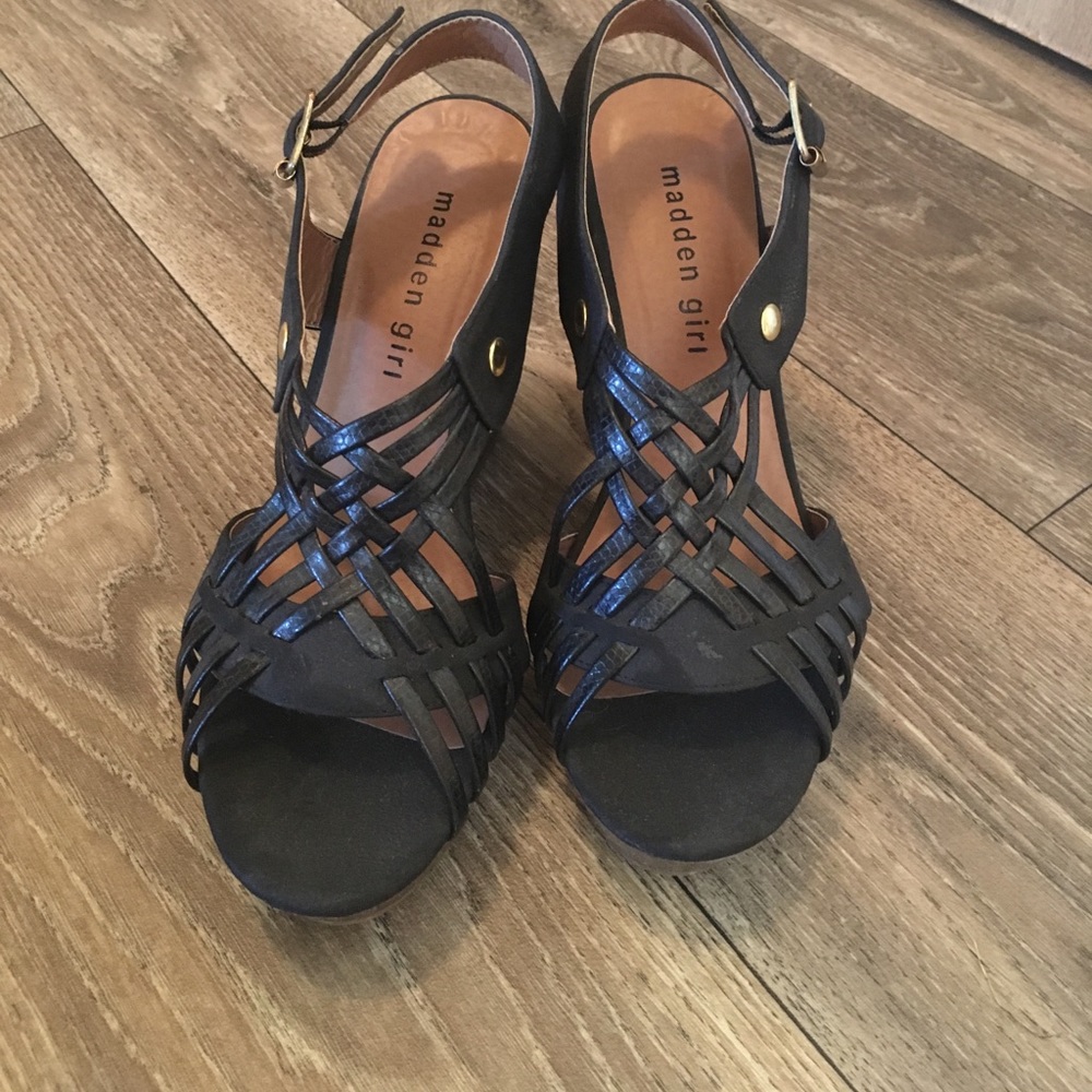 Madden girl wedges