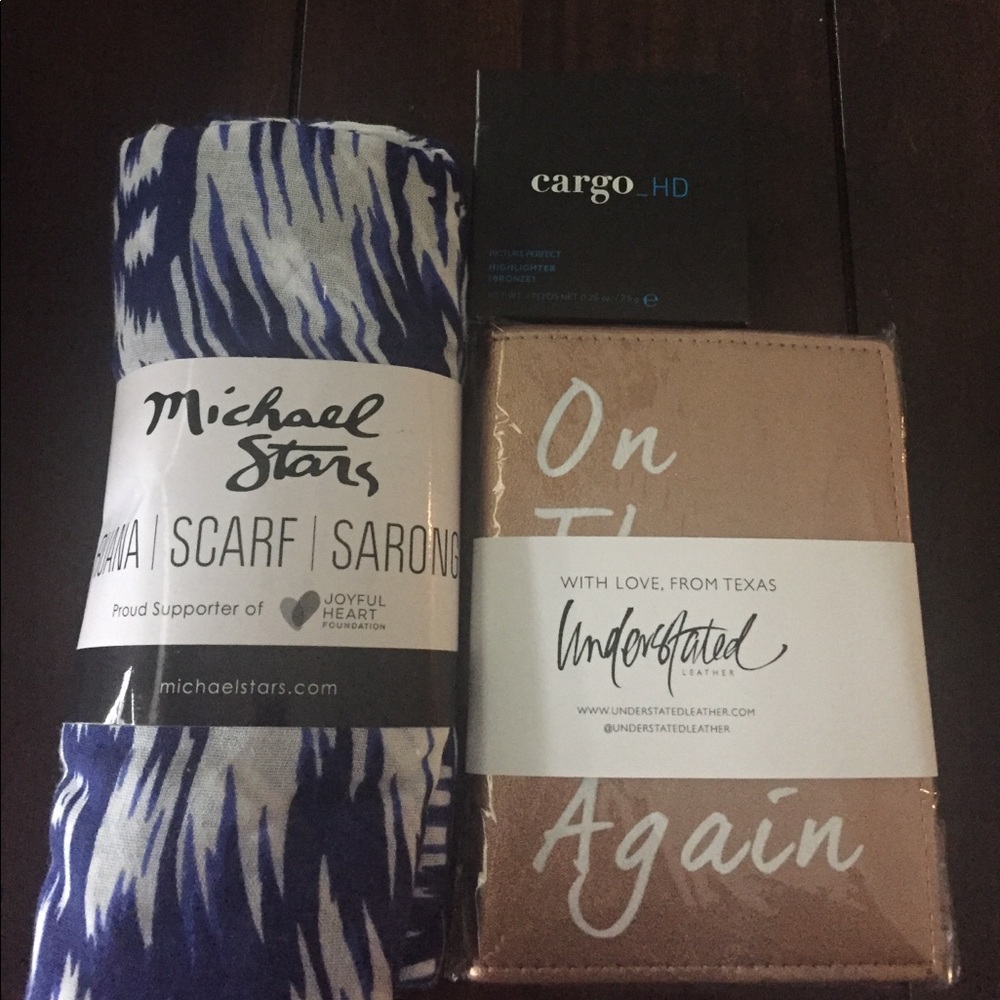 Fabfitfun Ruana, Cargo & Travel item