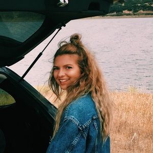 Meet your Posher, Brooke