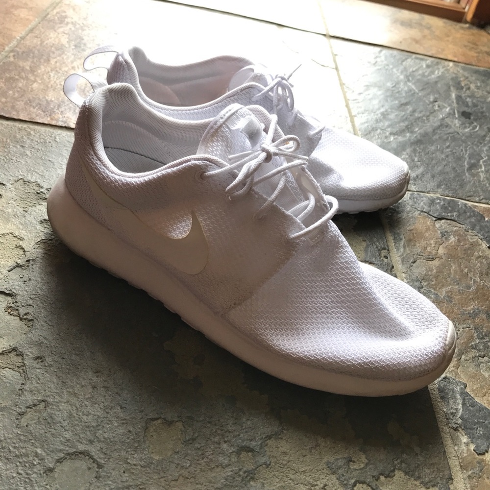 Nike Roshe size 10