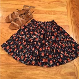 🌼Forever 21 Floral-Printed Skirt (S/P)🌼