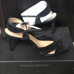 Banana republic Knot high heel NWT Banana republic Knot high heel NWT