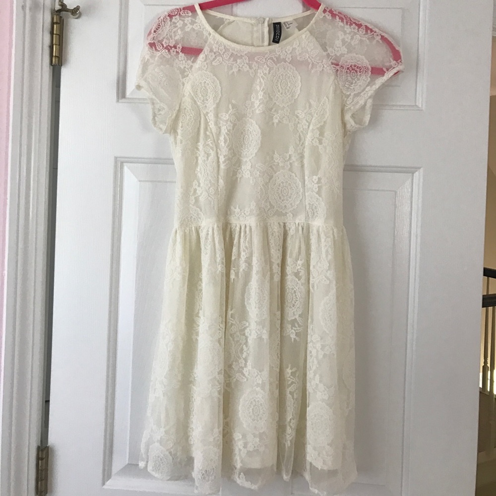 H&M Cream Lace Short Sleeved Dress